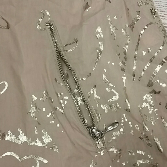 Chicos sz 0 Small vest open front tan and gold - Picture 3 of 5